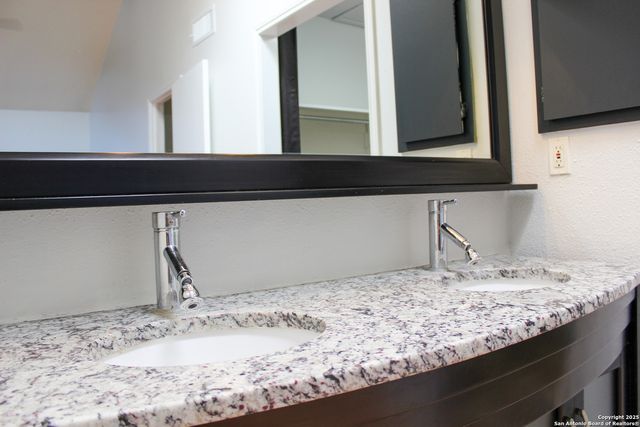 11815 Vance Jackson Rd Apt 301, San Antonio, TX 78230