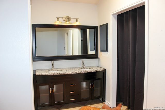 11815 Vance Jackson Rd Apt 301, San Antonio, TX 78230