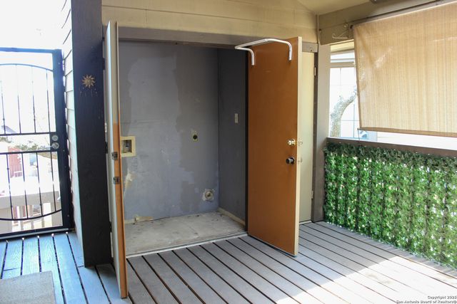 11815 Vance Jackson Rd Apt 301, San Antonio, TX 78230