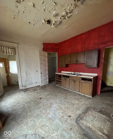 2657 E Riverside Drive, Indianapolis, IN 46208