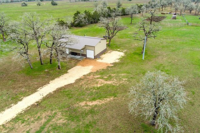 3747 Sparta Field Road, Waelder, TX 78959