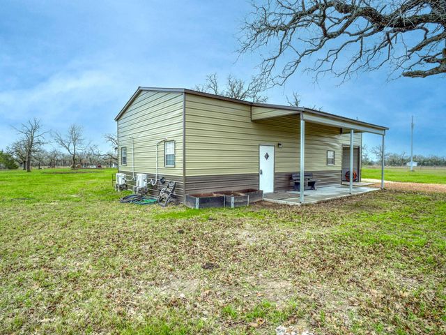 3747 Sparta Field Road, Waelder, TX 78959