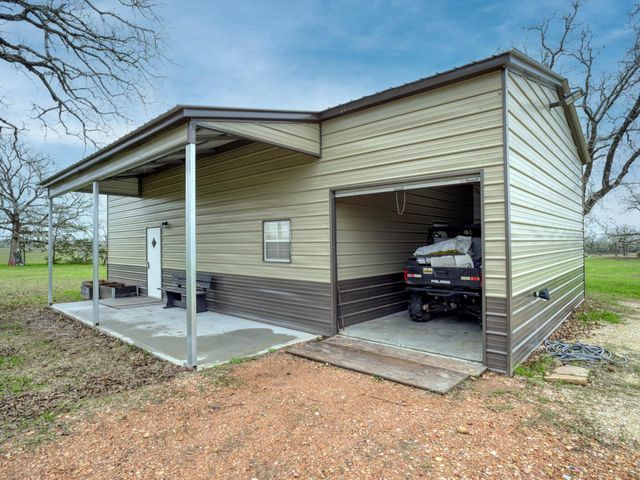 3747 Sparta Field Road, Waelder, TX 78959