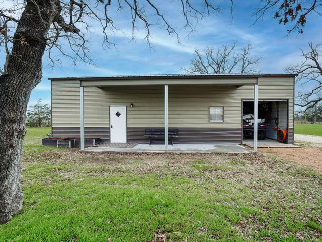 3747 Sparta Field Road, Waelder, TX 78959