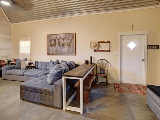 3747 Sparta Field Road, Waelder, TX 78959