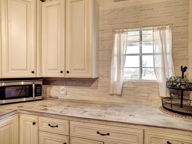 3747 Sparta Field Road, Waelder, TX 78959