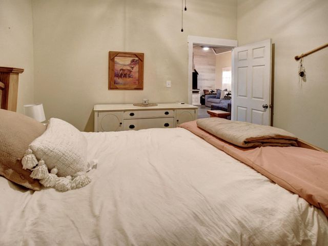 3747 Sparta Field Road, Waelder, TX 78959