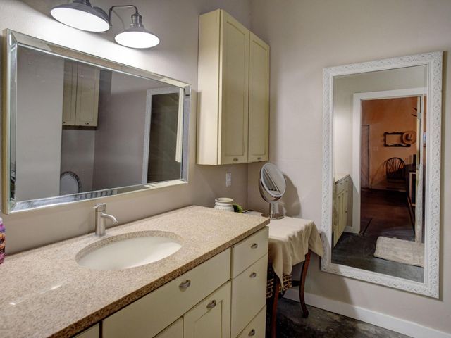 3747 Sparta Field Road, Waelder, TX 78959