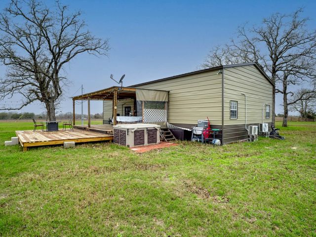 3747 Sparta Field Road, Waelder, TX 78959