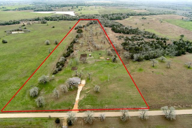 3747 Sparta Field Road, Waelder, TX 78959