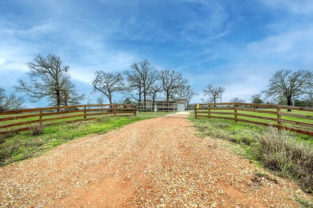 3747 Sparta Field Road, Waelder, TX 78959