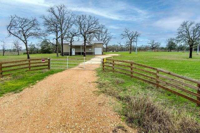 3747 Sparta Field Road, Waelder, TX 78959