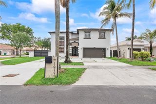 16732 NW 89th Place, Miami Lakes, FL 33018