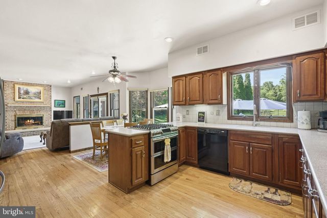 26 ELLISDALE-CROSSWICKS RD, Allentown, NJ 08501