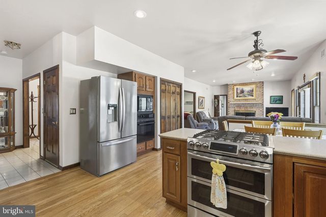 26 ELLISDALE-CROSSWICKS RD, Allentown, NJ 08501