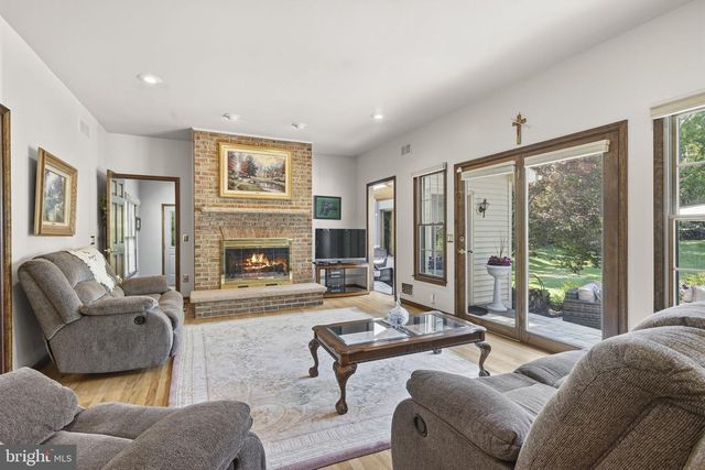 26 ELLISDALE-CROSSWICKS RD, Allentown, NJ 08501