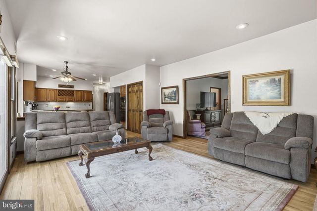 26 ELLISDALE-CROSSWICKS RD, Allentown, NJ 08501