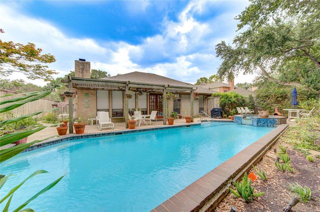 12307 Rocky Knoll Drive, Houston, TX 77077
