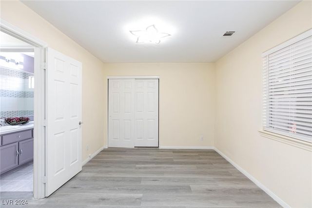 1805 Derbyshire Drive, Las Vegas, NV 89117