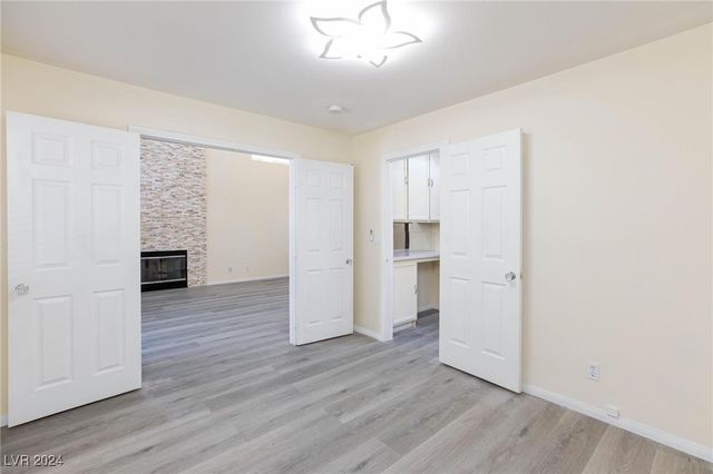 1805 Derbyshire Drive, Las Vegas, NV 89117