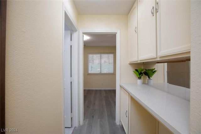 1805 Derbyshire Drive, Las Vegas, NV 89117