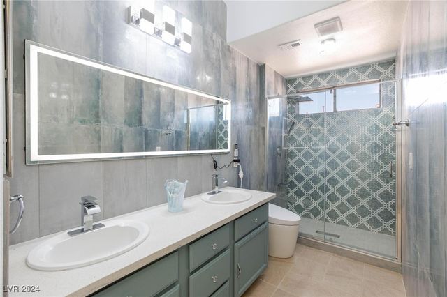 1805 Derbyshire Drive, Las Vegas, NV 89117