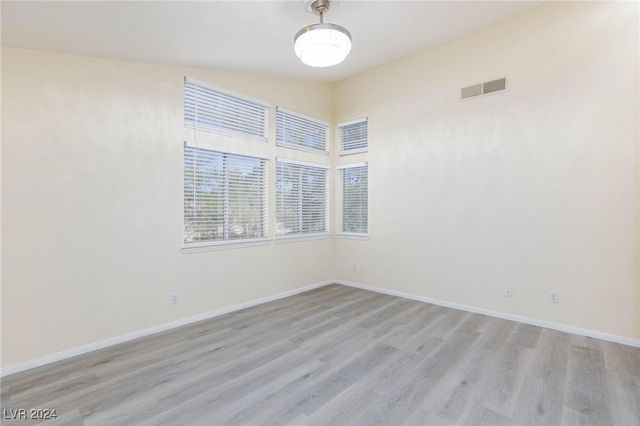 1805 Derbyshire Drive, Las Vegas, NV 89117