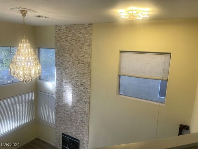 1805 Derbyshire Drive, Las Vegas, NV 89117