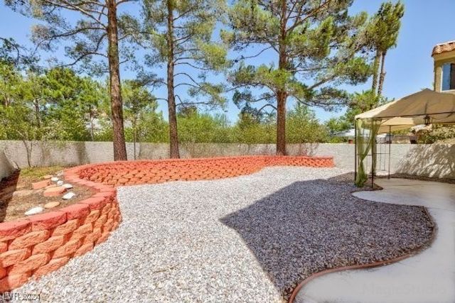 1805 Derbyshire Drive, Las Vegas, NV 89117