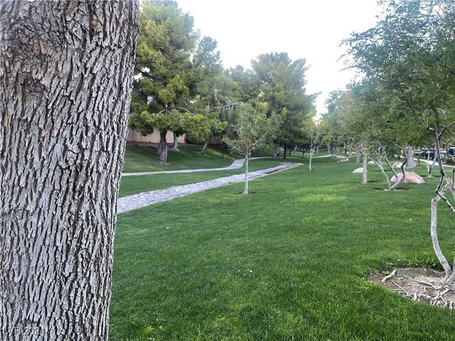 1805 Derbyshire Drive, Las Vegas, NV 89117