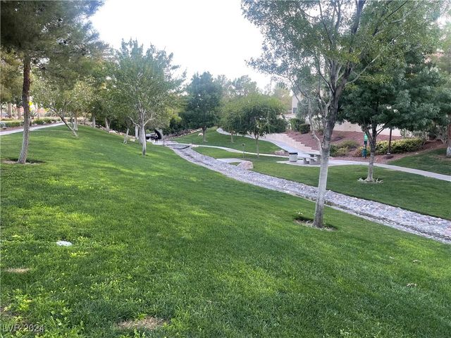 1805 Derbyshire Drive, Las Vegas, NV 89117