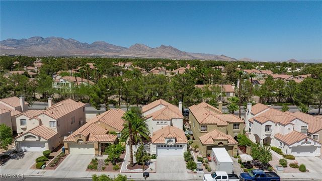 1805 Derbyshire Drive, Las Vegas, NV 89117