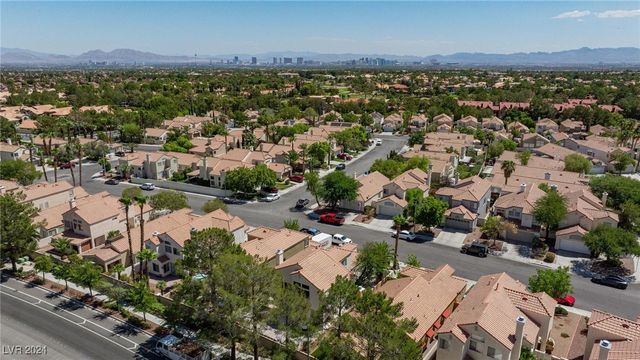 1805 Derbyshire Drive, Las Vegas, NV 89117