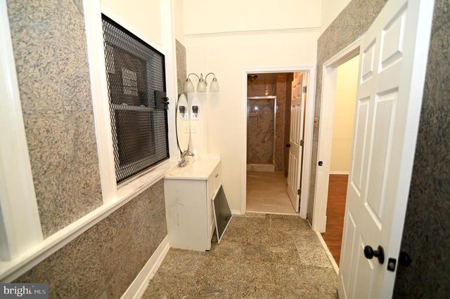 227 E BALTIMORE ST E, Baltimore, MD 21202