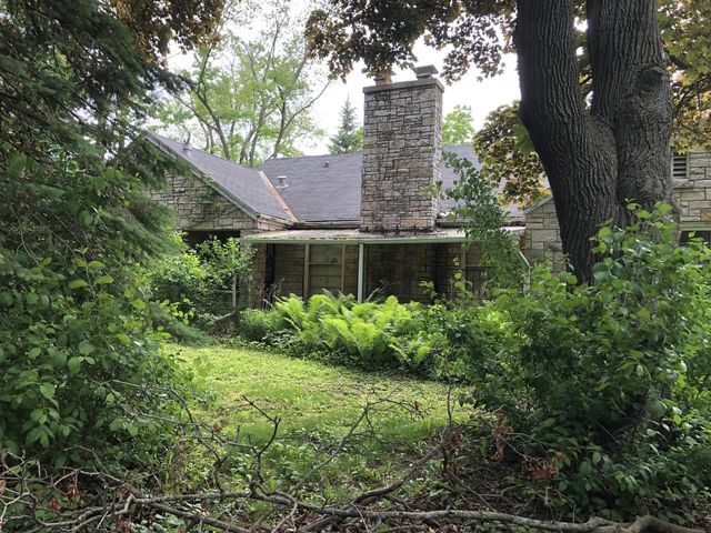 7355 N Port Washington ROAD, Glendale, WI 53217