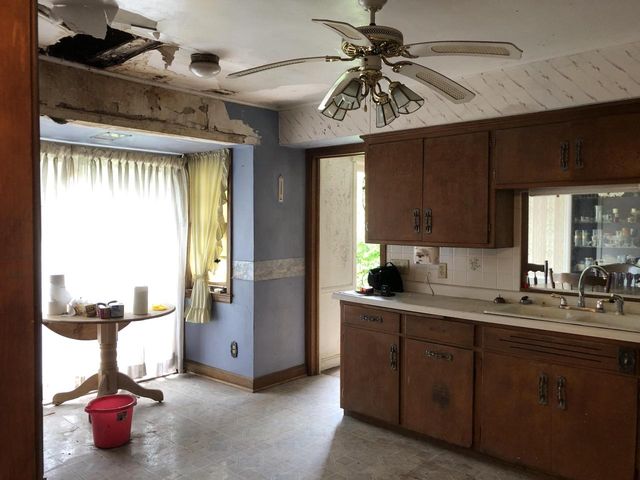 7355 N Port Washington ROAD, Glendale, WI 53217