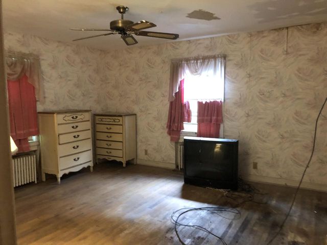 7355 N Port Washington ROAD, Glendale, WI 53217