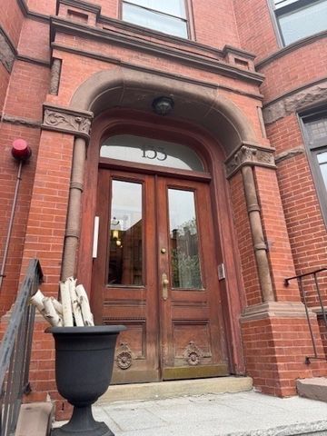 133 Saint Botolph St 2, Boston, MA 02115