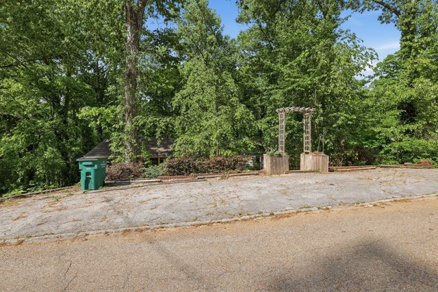 7720 Ridge Bay Drive, Hixson, TN 37343