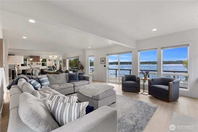 3402 196th Avenue Ct E, Lake Tapps, WA 98391