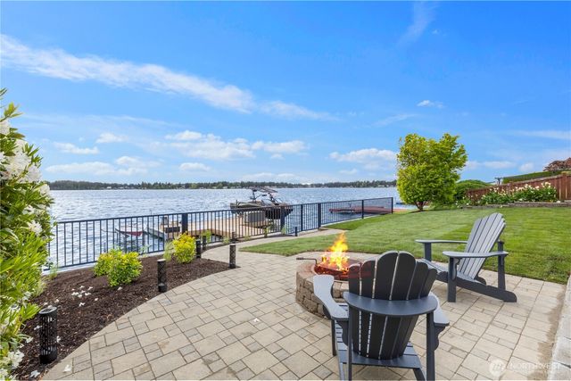 3402 196th Avenue Ct E, Lake Tapps, WA 98391
