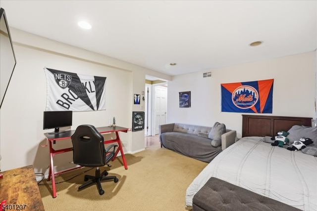 79 Truman Blvd, Oakland Boro, NJ 07436