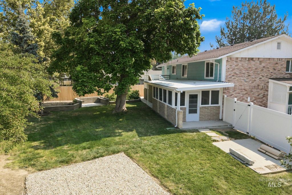 2311 N Monaco Way, Meridian, ID 83646 photo 4
