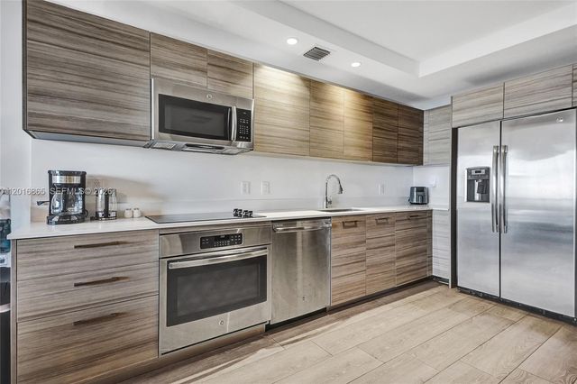121 NE 34th St 1406A, Miami, FL 33137