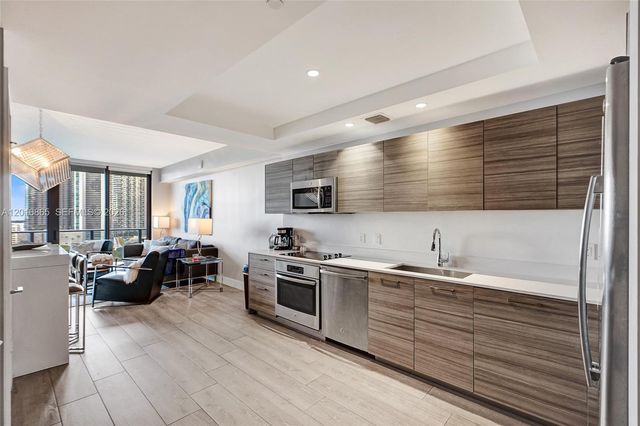 121 NE 34th St 1406A, Miami, FL 33137