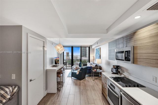 121 NE 34th St 1406A, Miami, FL 33137