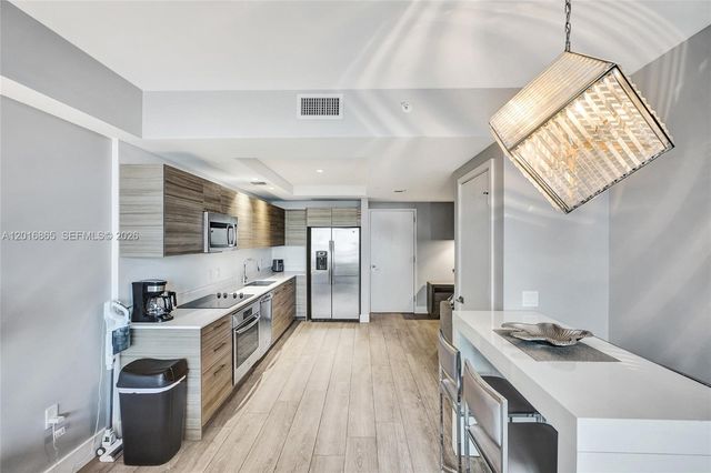 121 NE 34th St 1406A, Miami, FL 33137