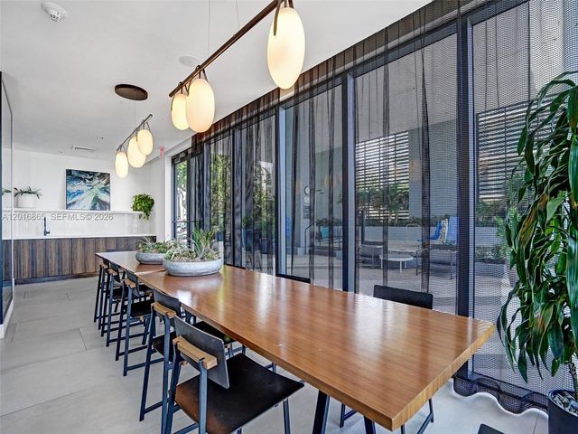 121 NE 34th St 1406A, Miami, FL 33137