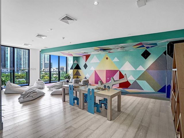 121 NE 34th St 1406A, Miami, FL 33137