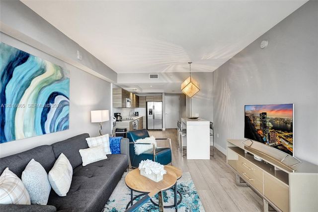 121 NE 34th St 1406A, Miami, FL 33137